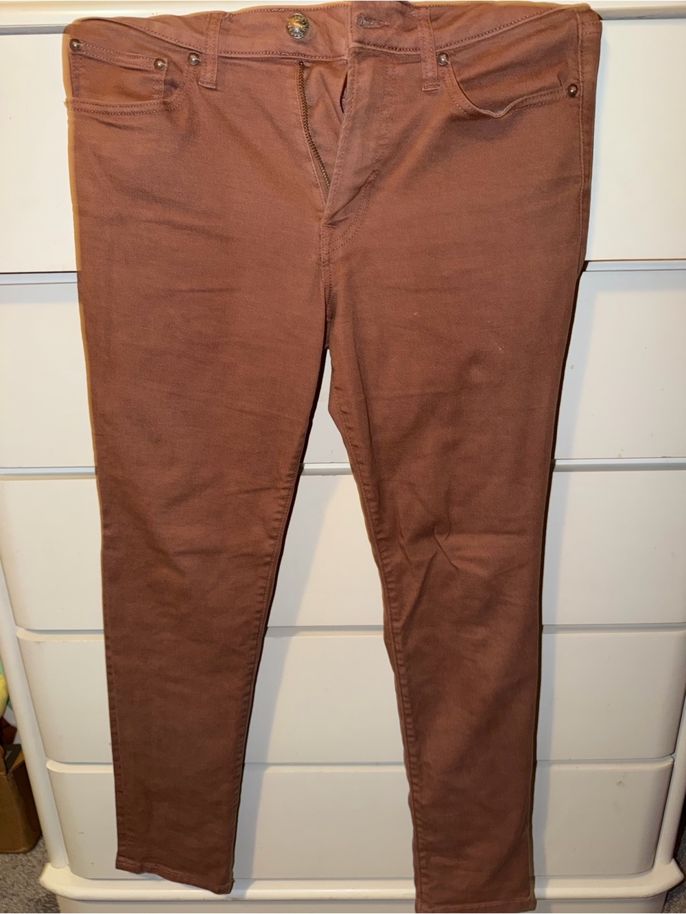 Express Men’s Slim Jeans in Cocoa Brown/Dark Pink